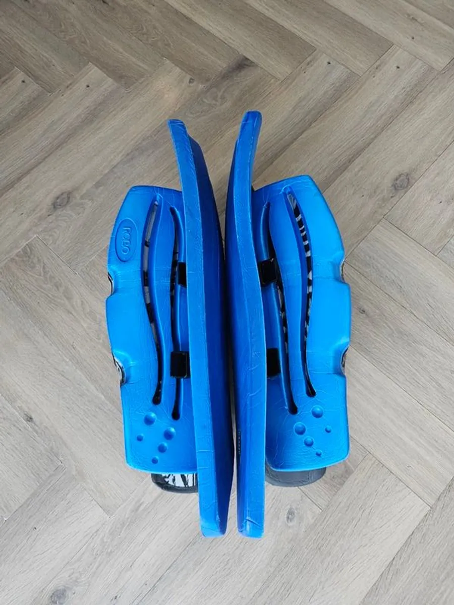 Obo Robo Hi-Rebound Leg Guards, Blue and Black, Medium - Excellent Condition - Image 2
