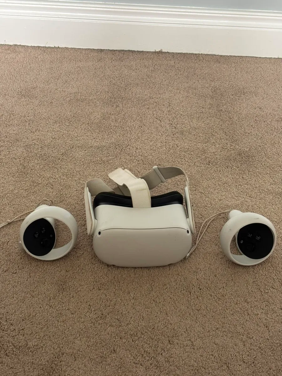 Oculus Meta Quest 2 VR headset with games - Image 3