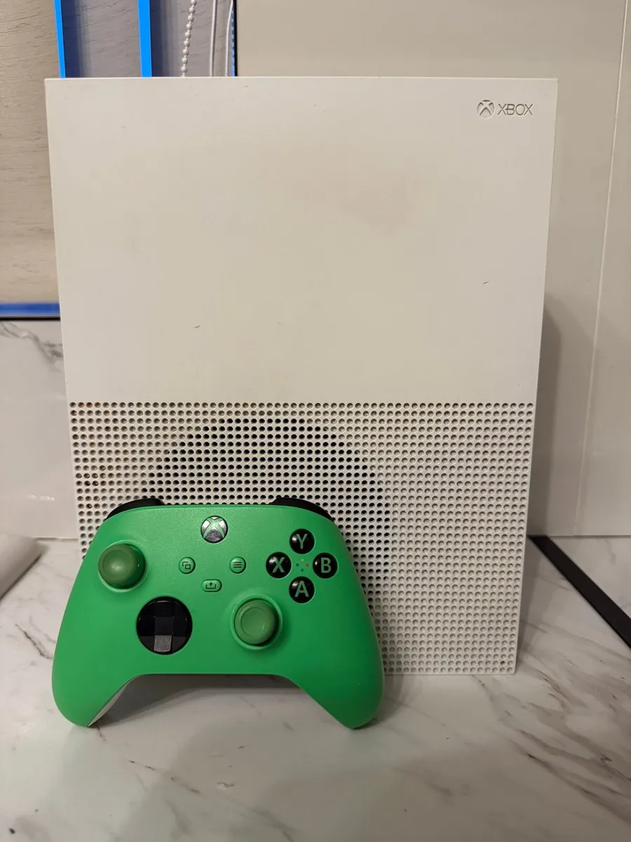 Xbox One S & Wireless Controller - Velocity Green - Image 1