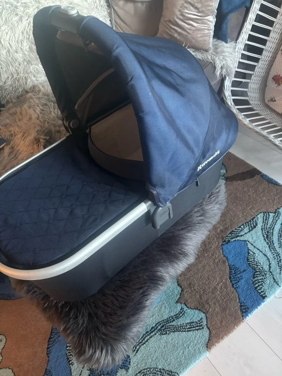 Uppababy navy bassinet - Image 1