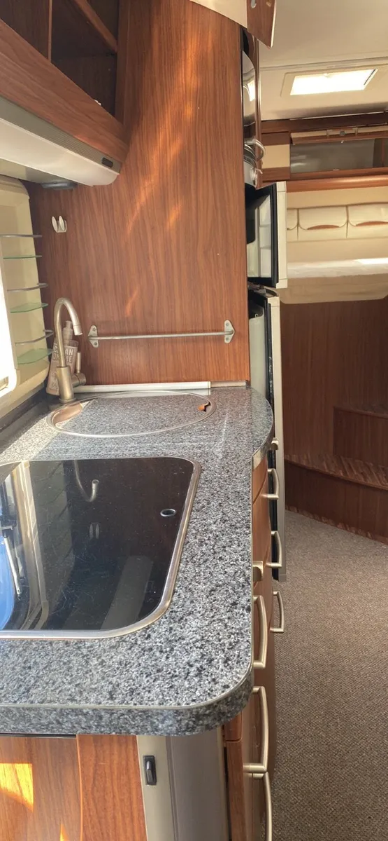 Motorhome - Image 4