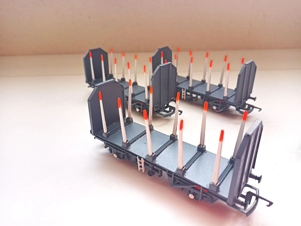 MODEL  RAILWAY  BR  OTA TIMBER  WAGONS - Image 4