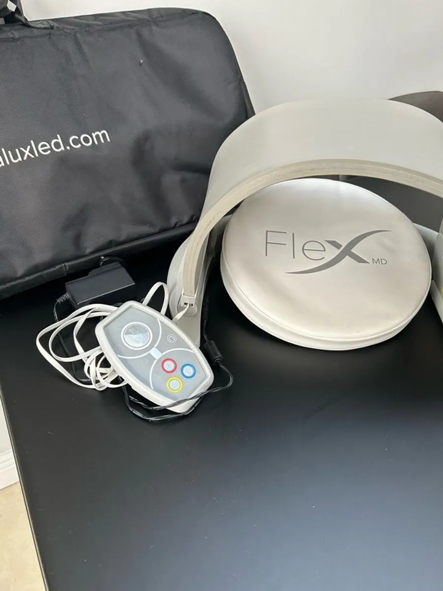 Dermalux Flex MD LED Light Therapy Device - Image 3