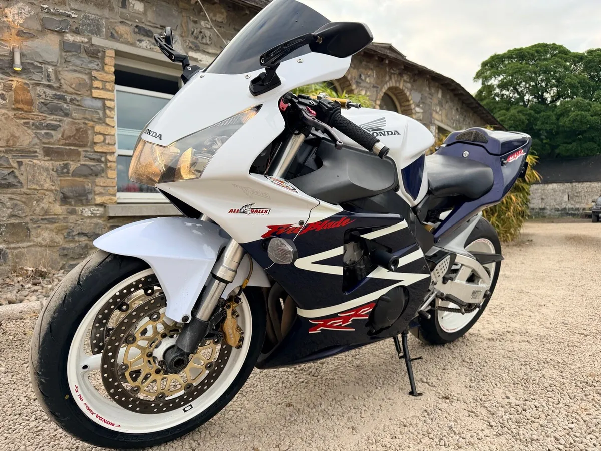 Honda Fireblade 954 - Image 1