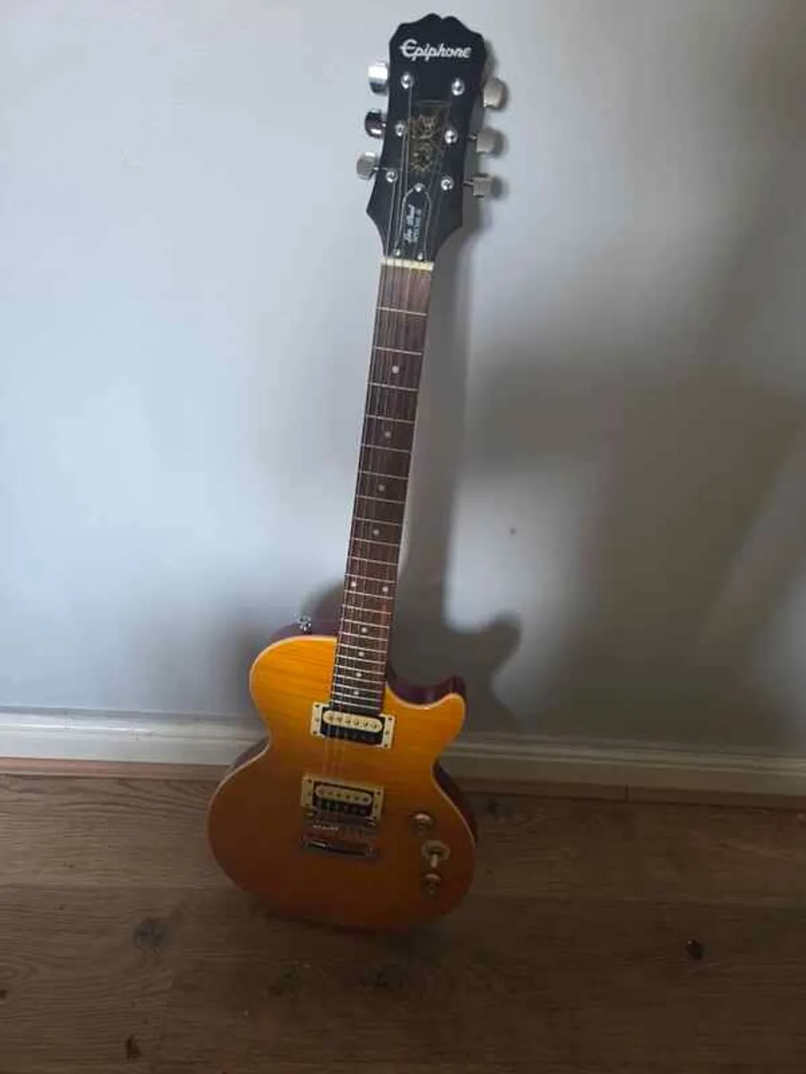 guitar - Image 1