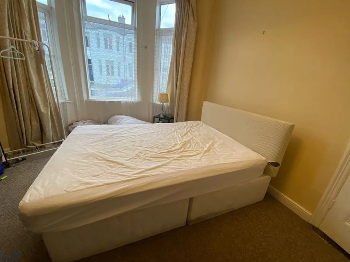 FREE double bed - Good condition - Image 4
