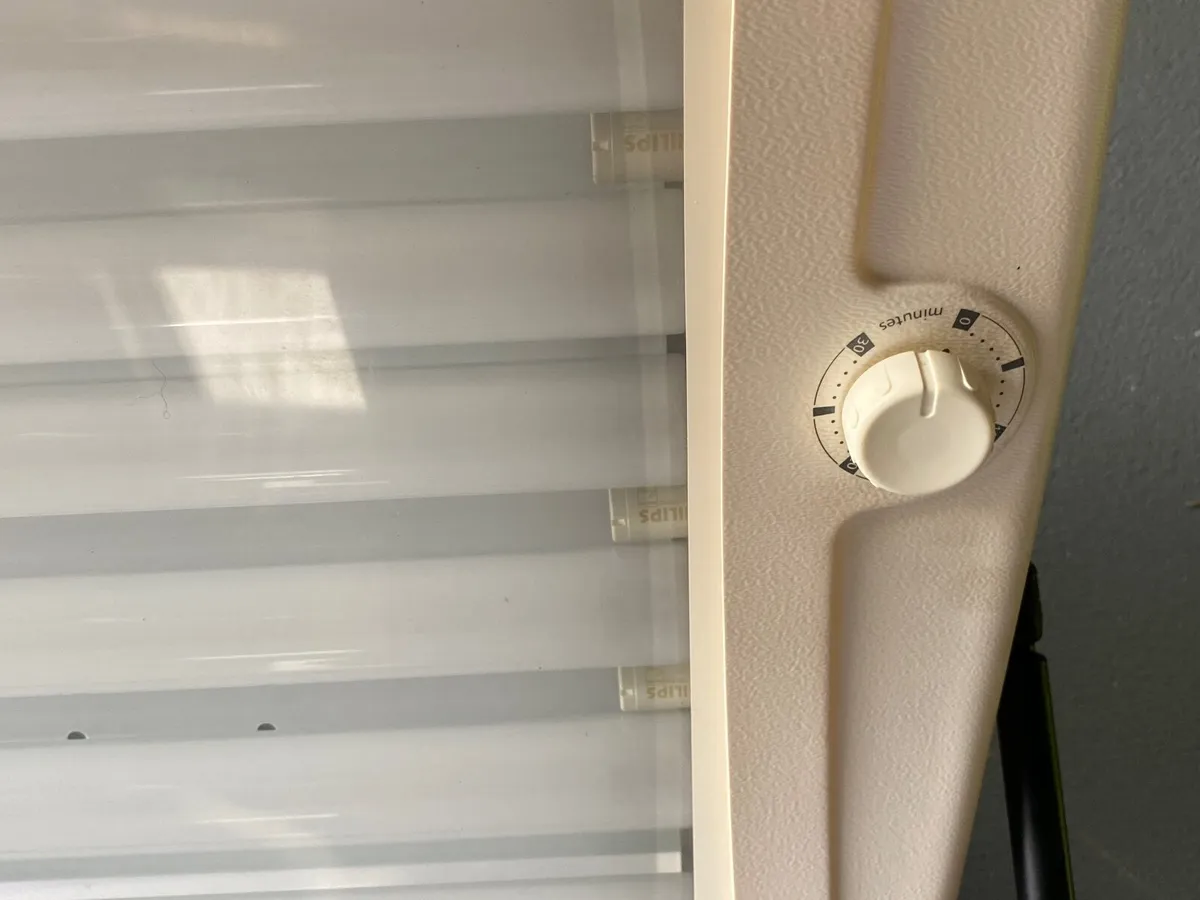 Tanning bed - Image 3