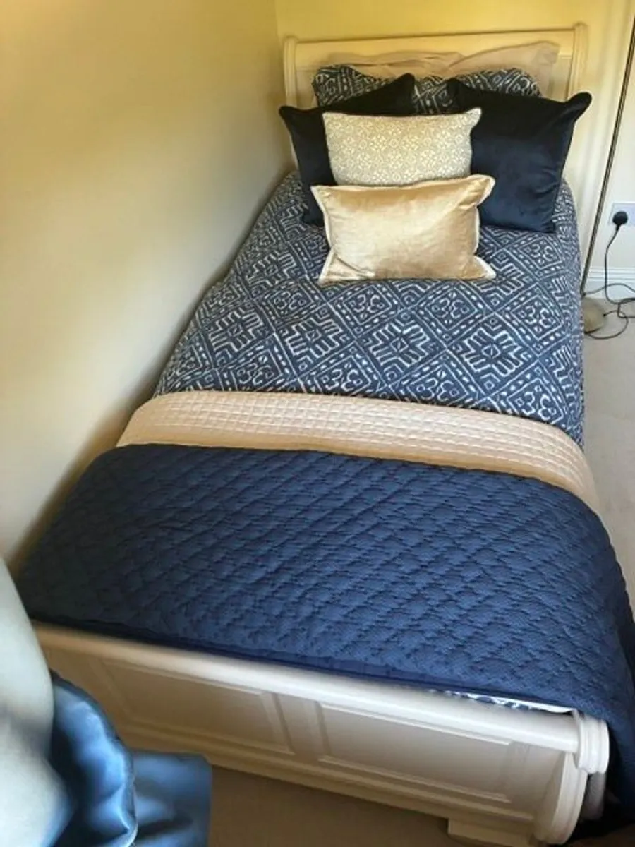 Single Bed - Image 3
