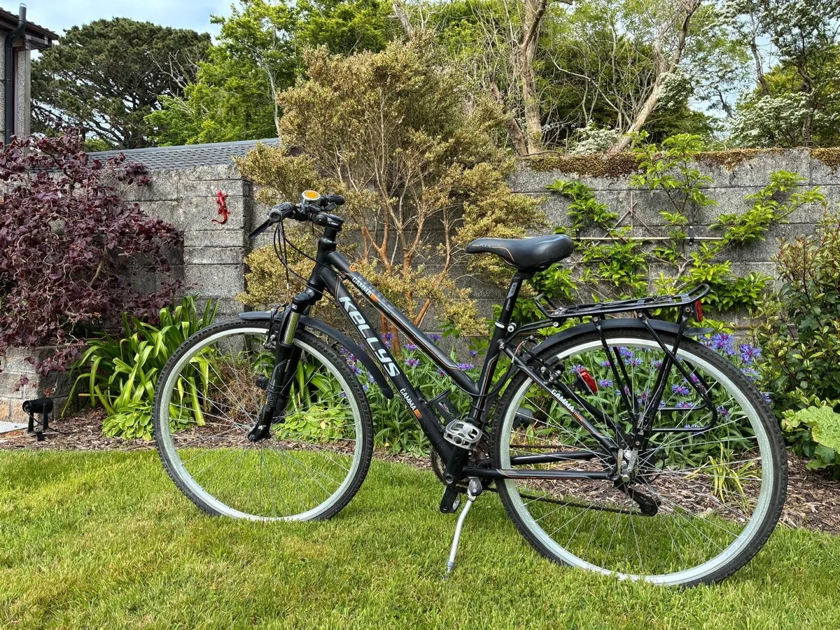 Bikes & Thule Tow-Bar Bike Carrier - Image 4
