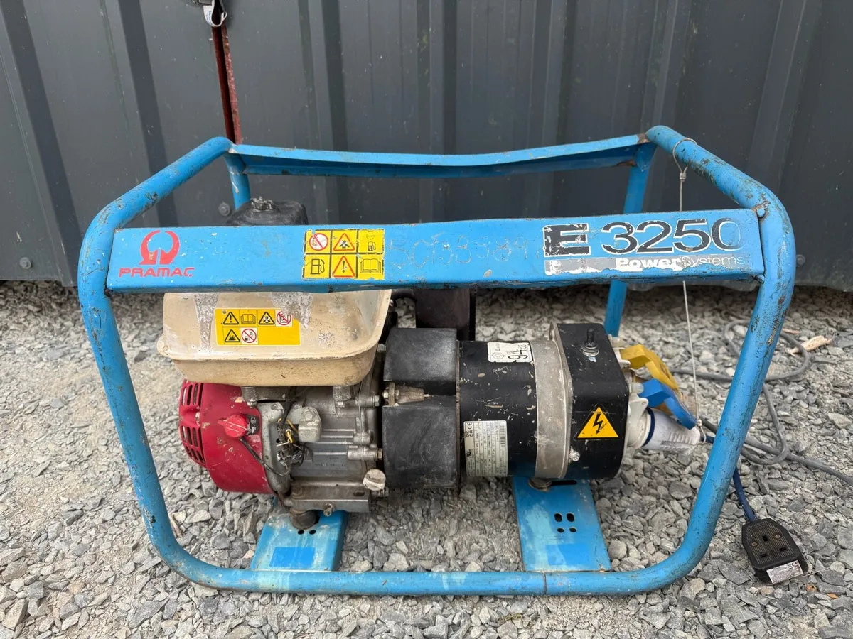 Pramac E3250 Honda 2.9kVA 110&240V Generator - Image 1