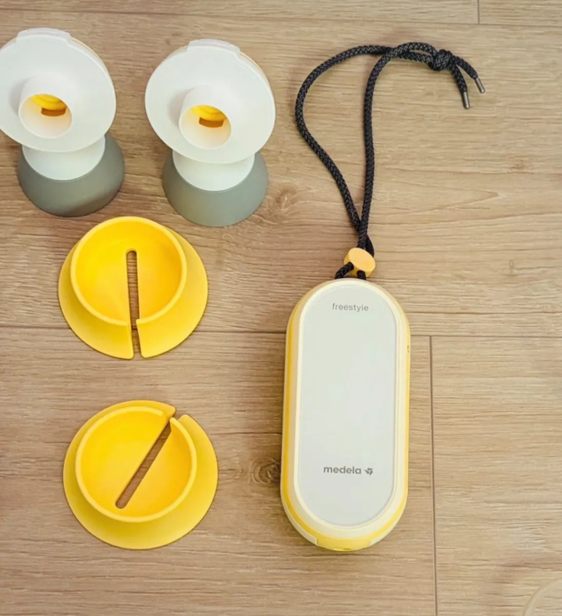 Medela Freestyle Flex double breast pump - Image 2
