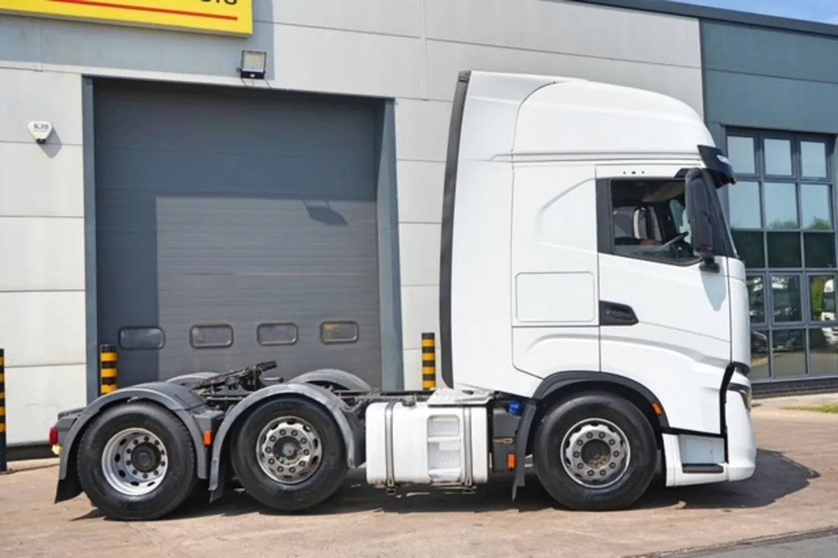 2021 IVECO S-WAY 460 6X2 TRACTOR UNIT - Image 4