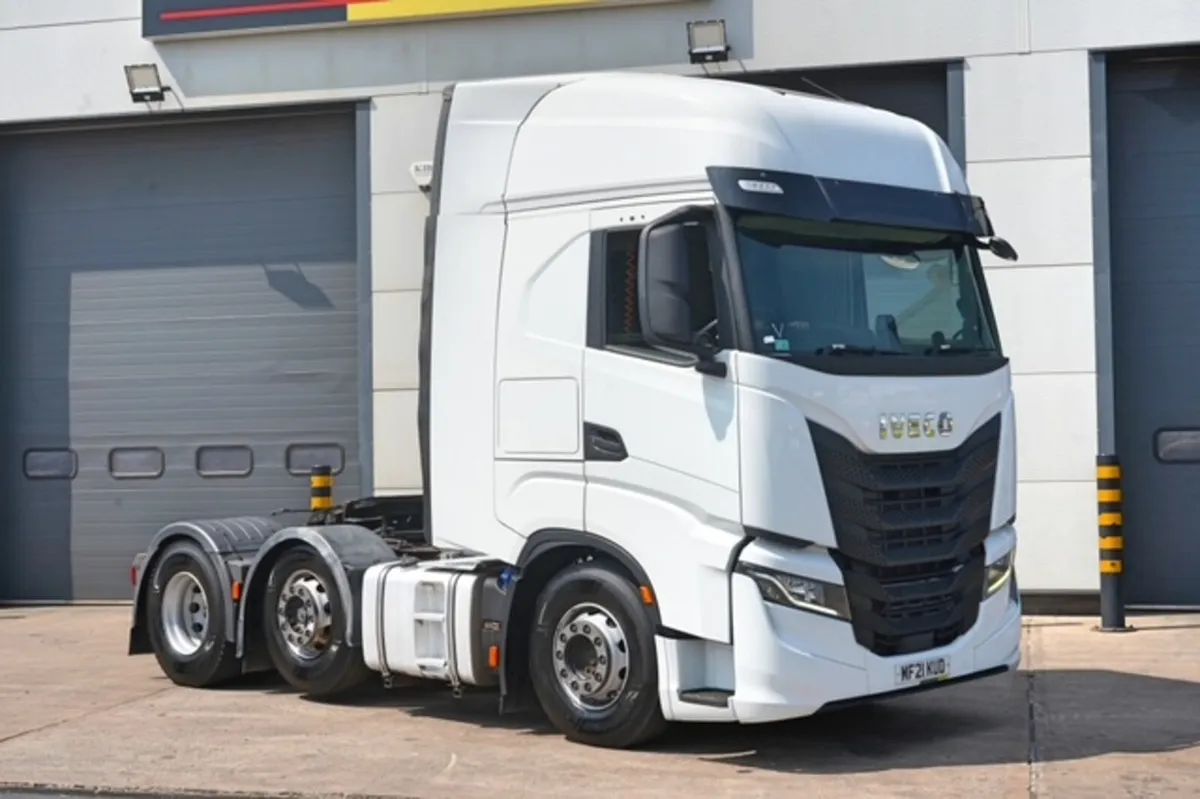 2021 IVECO S-WAY 460 6X2 TRACTOR UNIT - Image 1