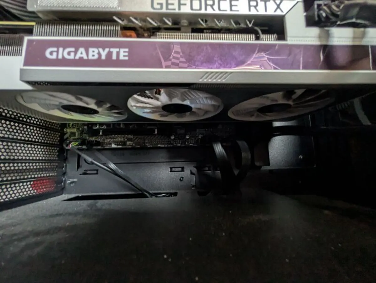 Geforce Gigabyte Vision Rev2 RTX3080 - Image 2