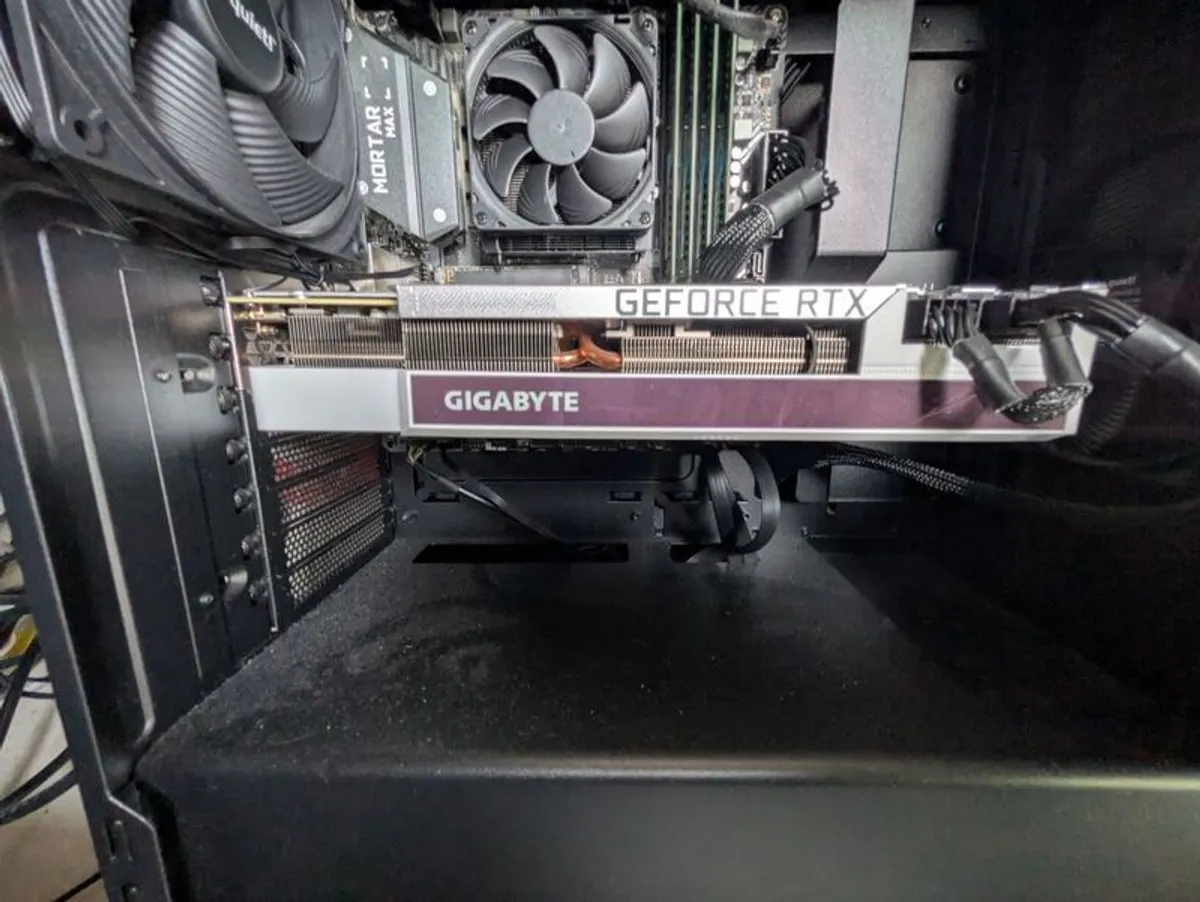 Geforce Gigabyte Vision Rev2 RTX3080 - Image 3