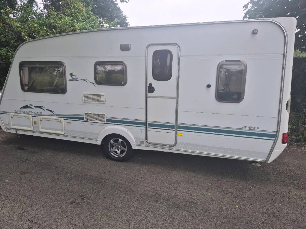 Swift Challenger 5 berth - Image 2