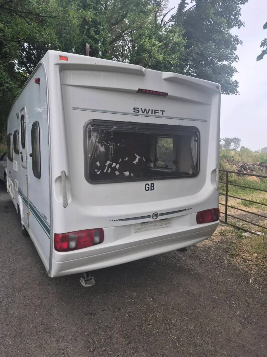 Swift Challenger 5 berth - Image 3