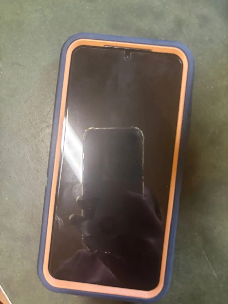 Samsung phone - Image 1