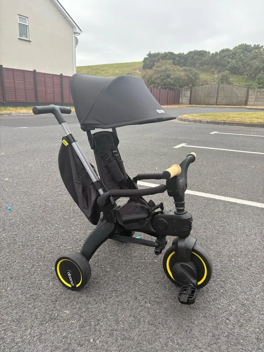 Doona Trike S5 - Black - Image 1