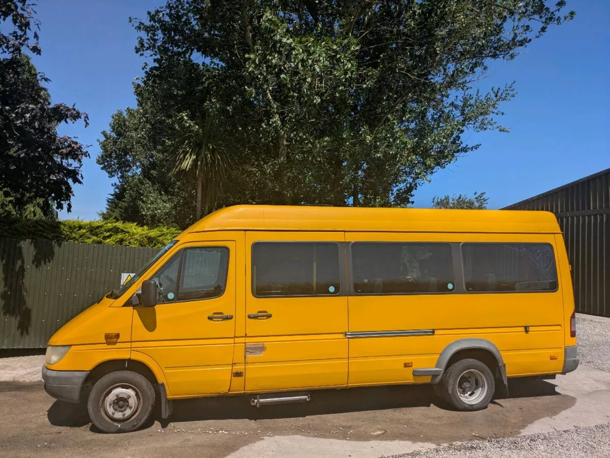 Mercedes minibus suitable for camper conversion - Image 4