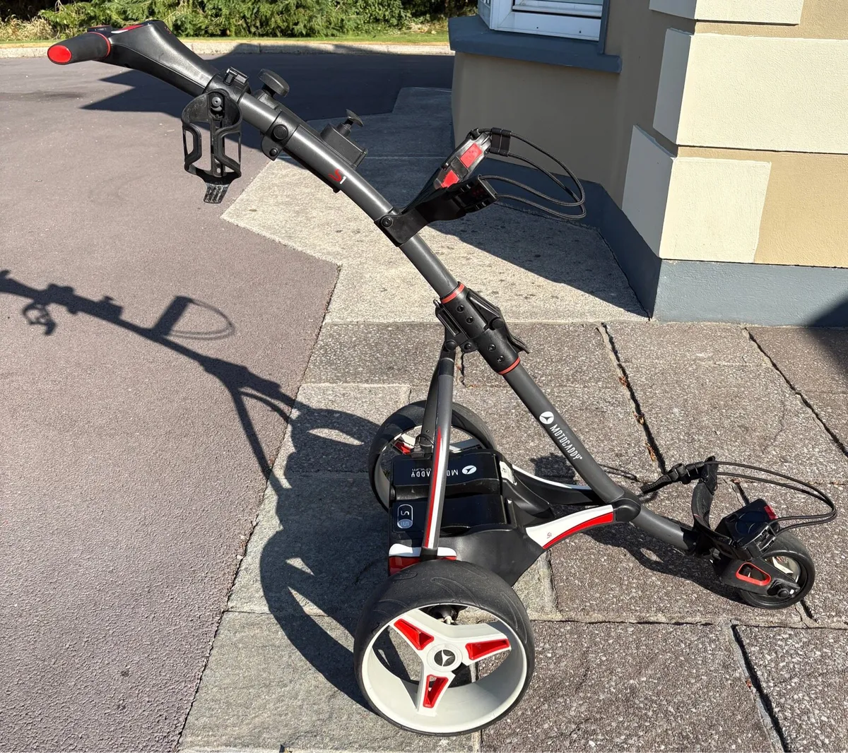 Motocaddy S1 Electric golf cart - Image 1