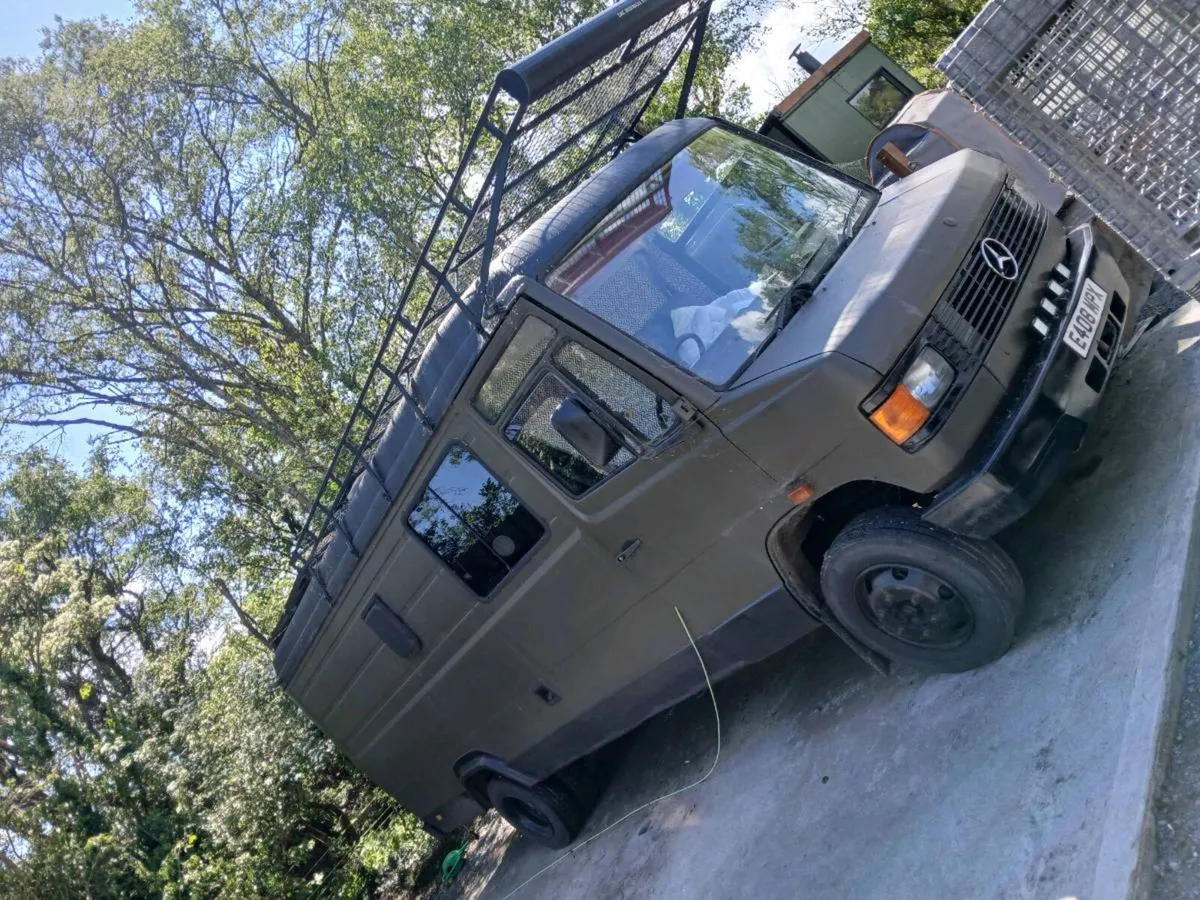 Vintage camper - Image 3