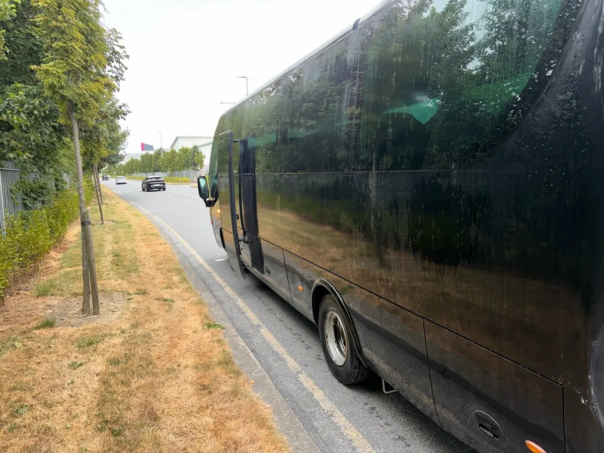 2016 Mercedes unvi 33 seater - Image 4