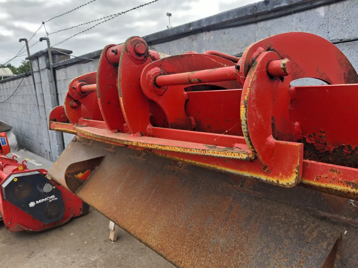Keltec Bale slice with plastic catch - Image 4