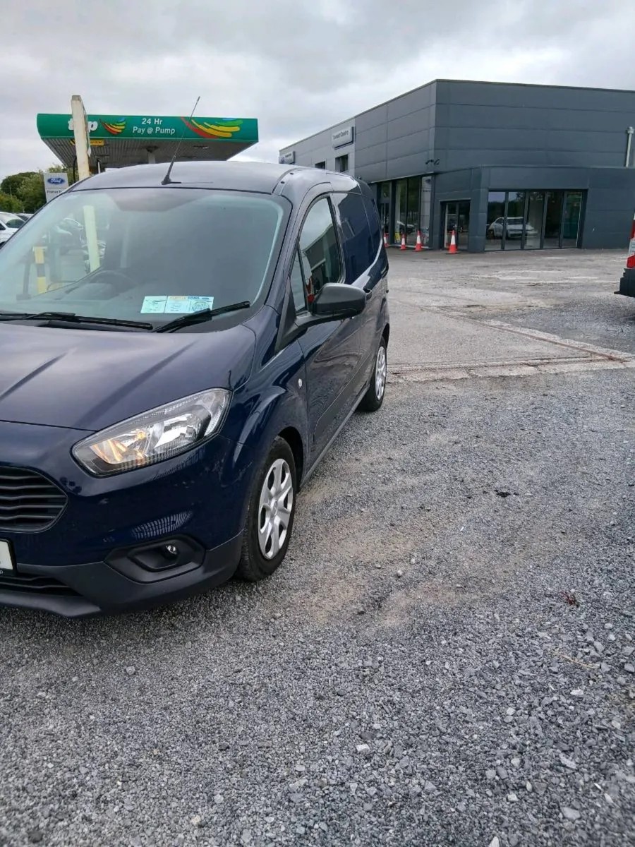 van - Image 3
