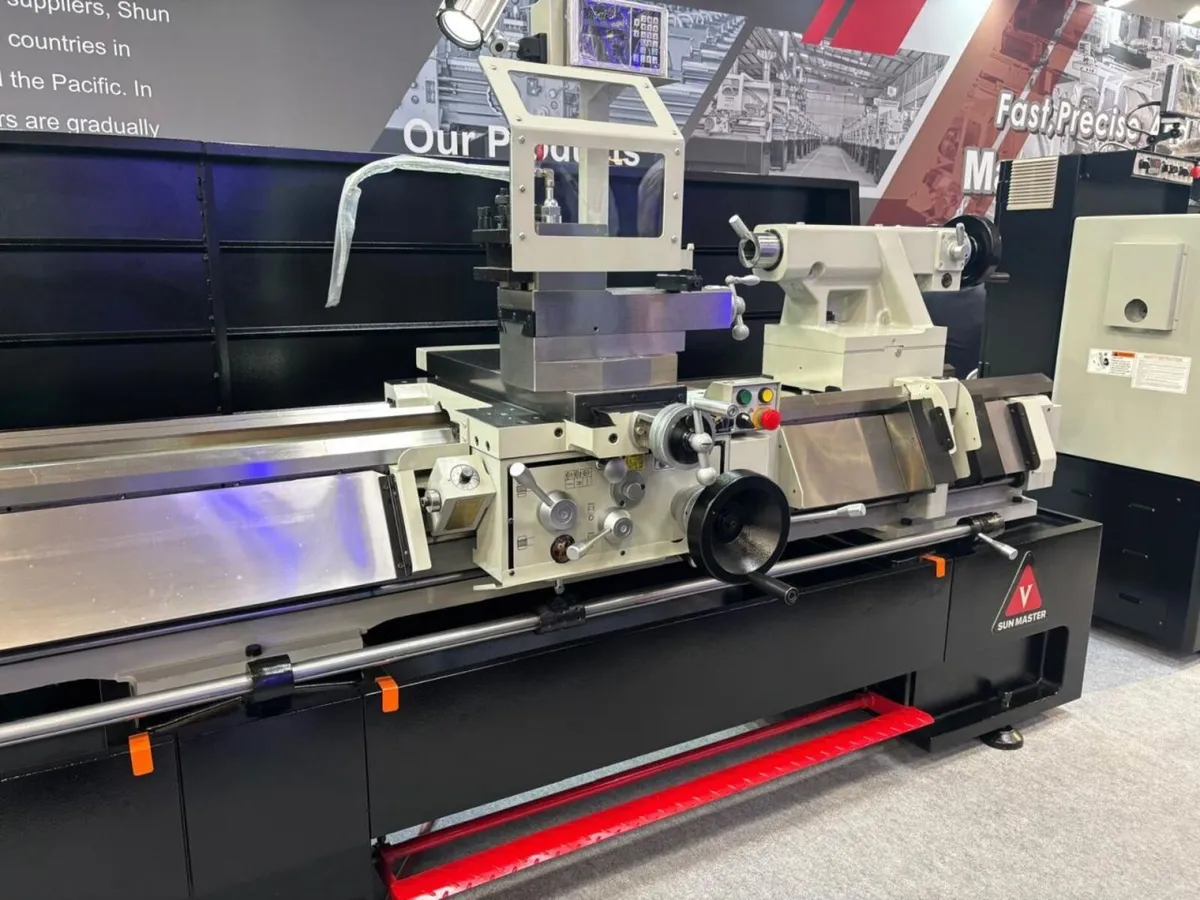 Sunmaster CH 26120V DBC 3000mm -  Ex-demo lathe - Image 2