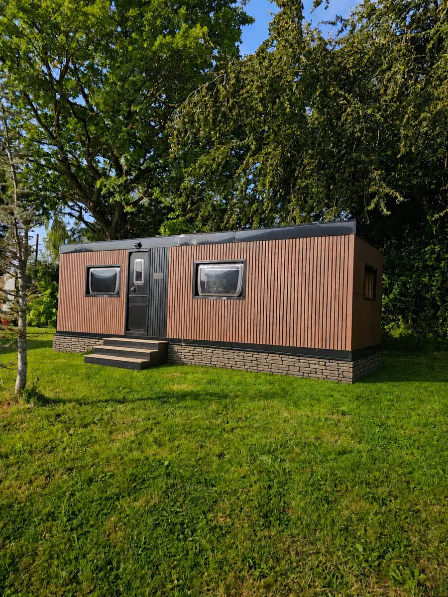 Farm hand accommodation - Image 1