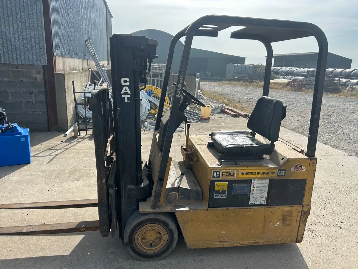 Forklift - Image 2