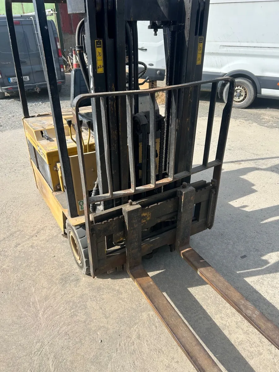Forklift - Image 3