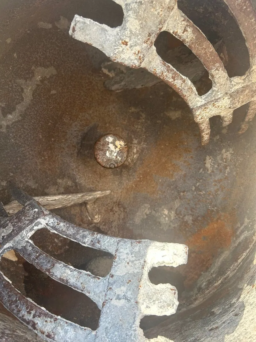 Fast tow diesel cement mixer - Image 2