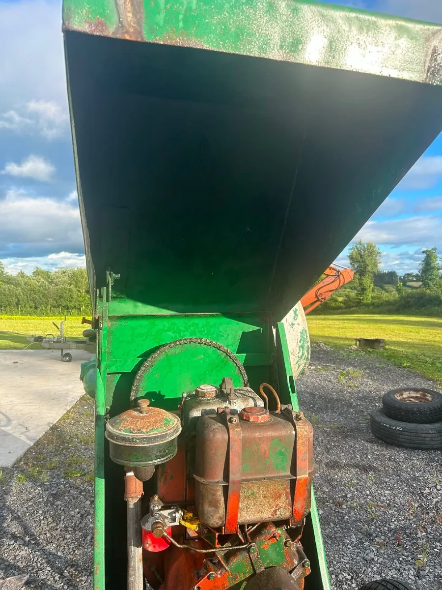 Fast tow diesel cement mixer - Image 3
