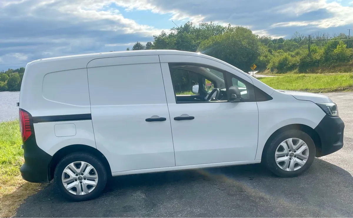 2023 Renault Kangoo 3 1.5dci  only 113kms - Image 3