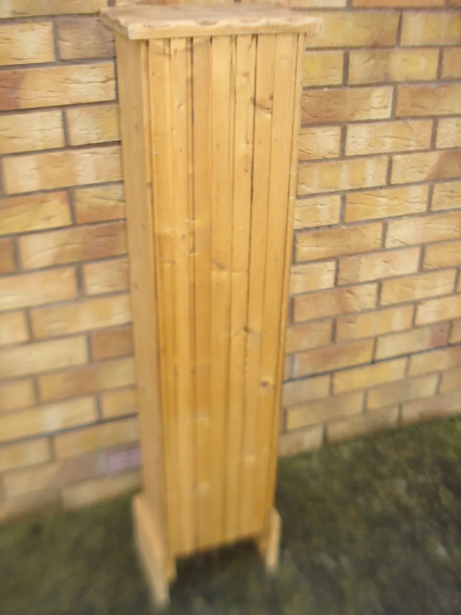BEECHWOOD CD/BOOK SHELF/DISPLAY 5 TIER TOWER. - Image 3