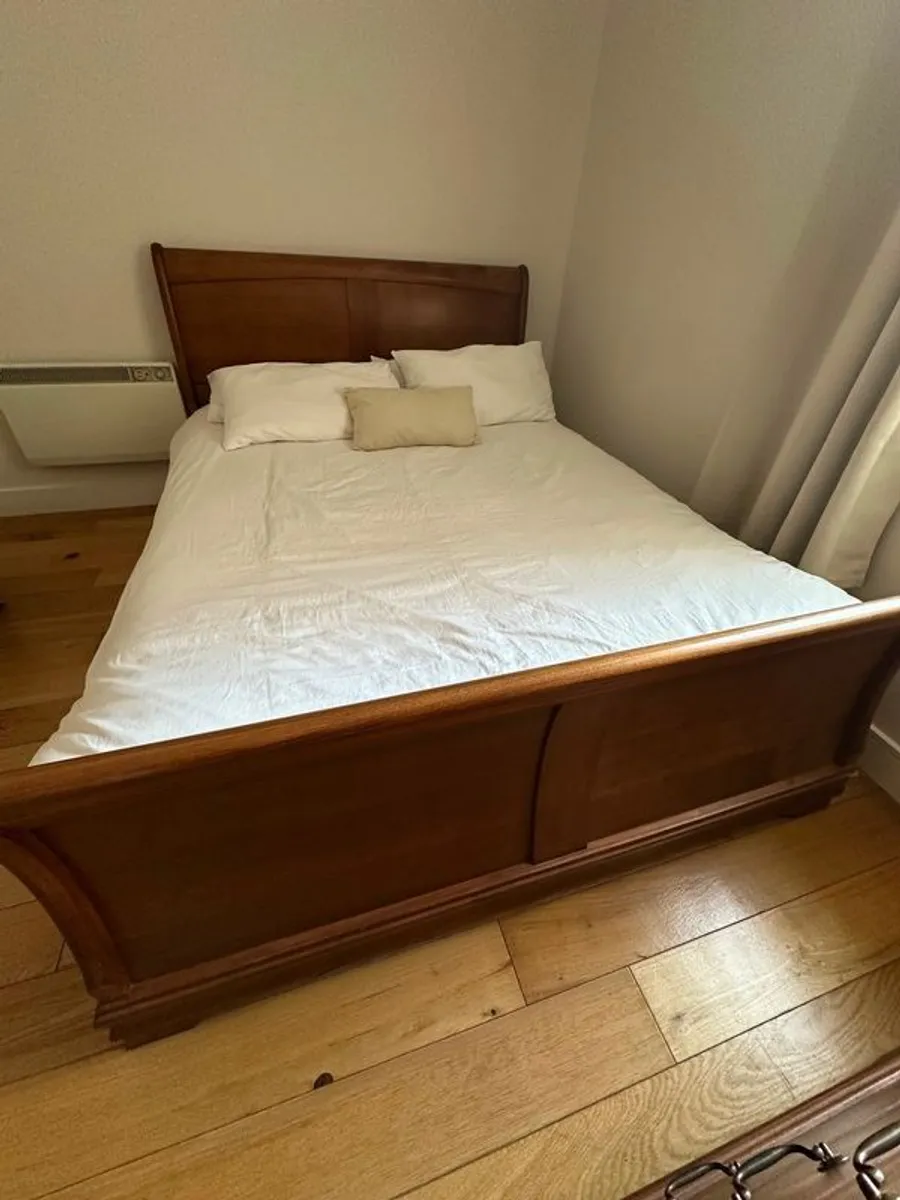 Solid Wood Sleigh Bed Frame Standard King Queen Size  Excellent Condition - Image 4