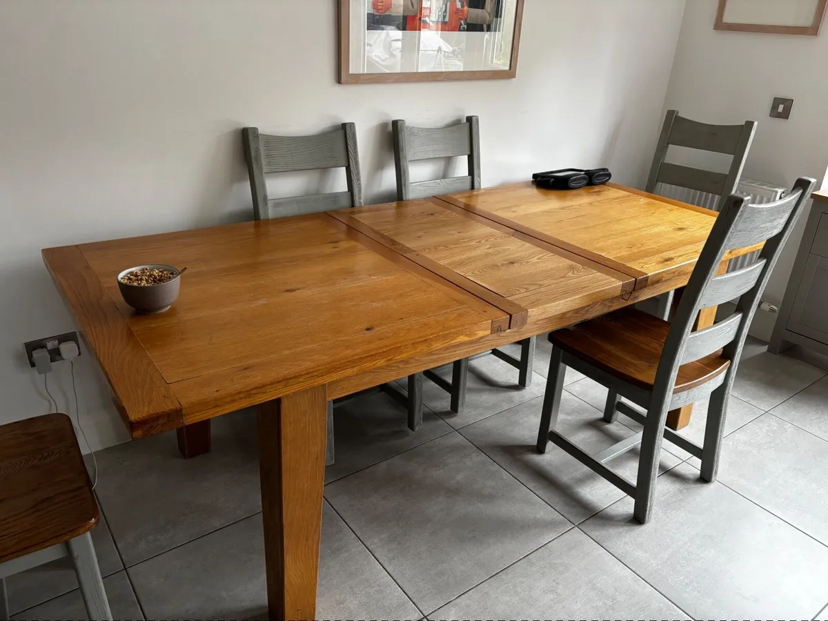 Kitchen Table and 6 chairs - Image 2