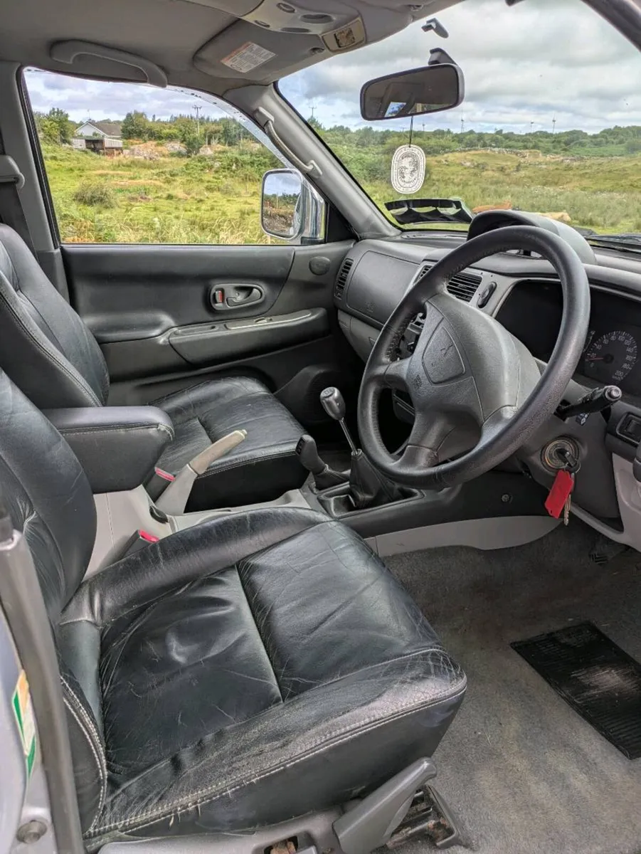 Mitsubishi Pajero Sport Crewcab - Image 2