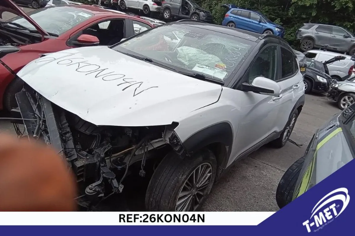 2021 HYUNDAI KONA BREAKING FOR PARTS - Image 4