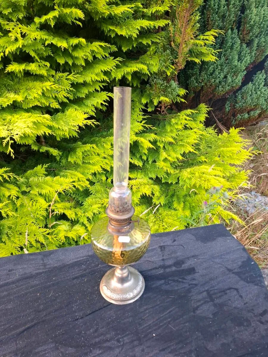 Vintage oil lamp - Image 1