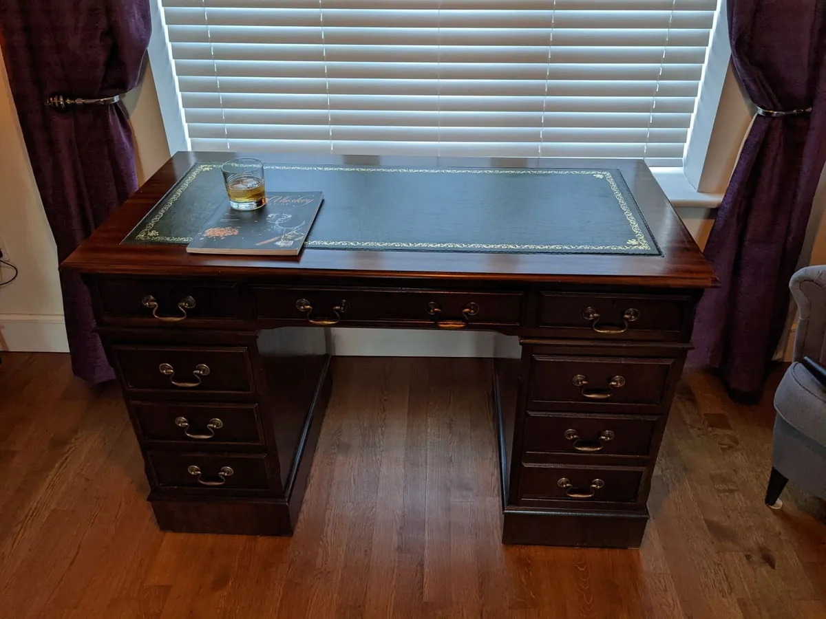 Vintage desk - Image 1