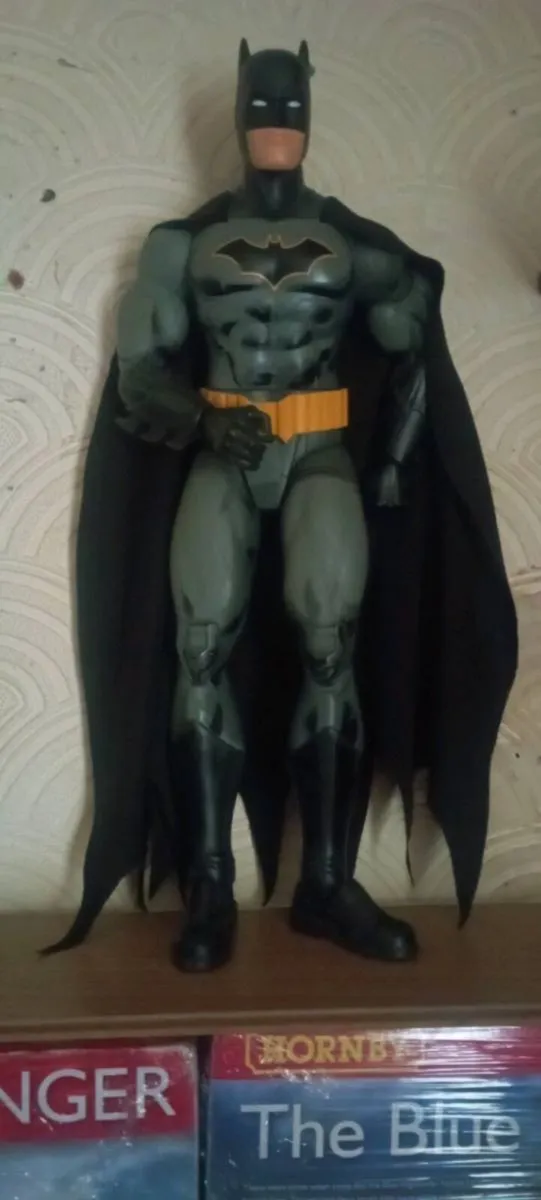 FREE STANDING BATEMAN FIGURES PLUS JOCKER & RIDDER - Image 2
