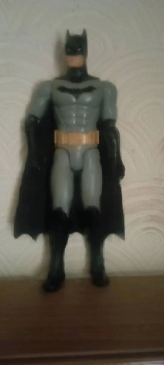 FREE STANDING BATEMAN FIGURES PLUS JOCKER & RIDDER - Image 3