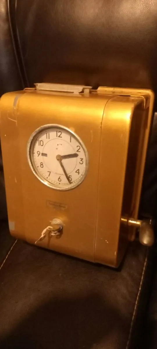 Antique HEAVY Industrial card clock-in Machine - Image 1