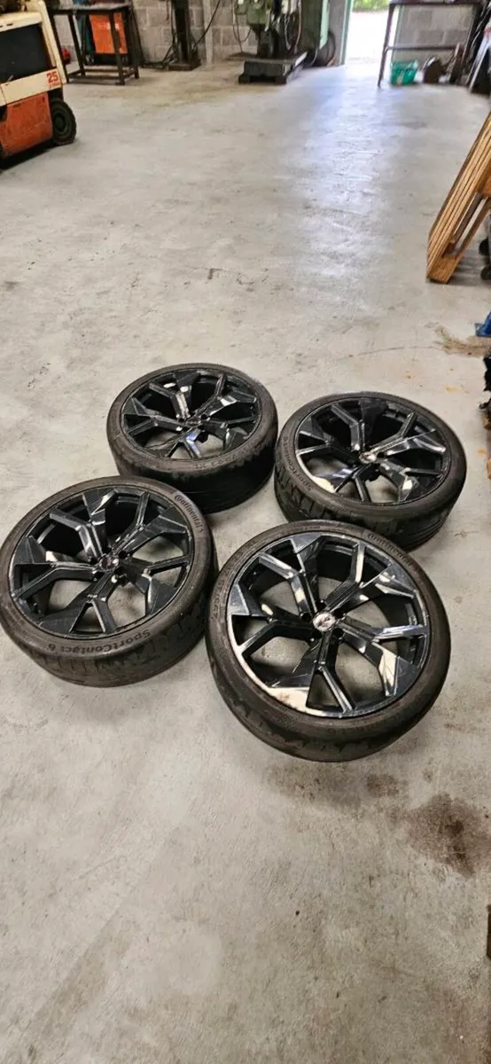 23 Inch Audi RS Alloys Q7 Q8 - Image 1