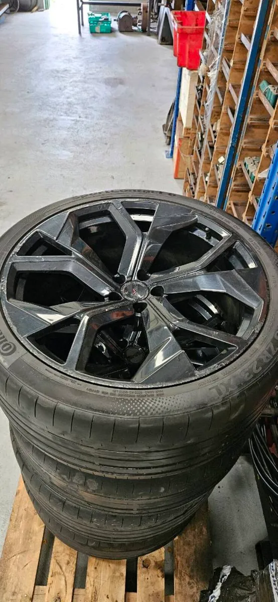 23 Inch Audi RS Alloys Q7 Q8 - Image 3