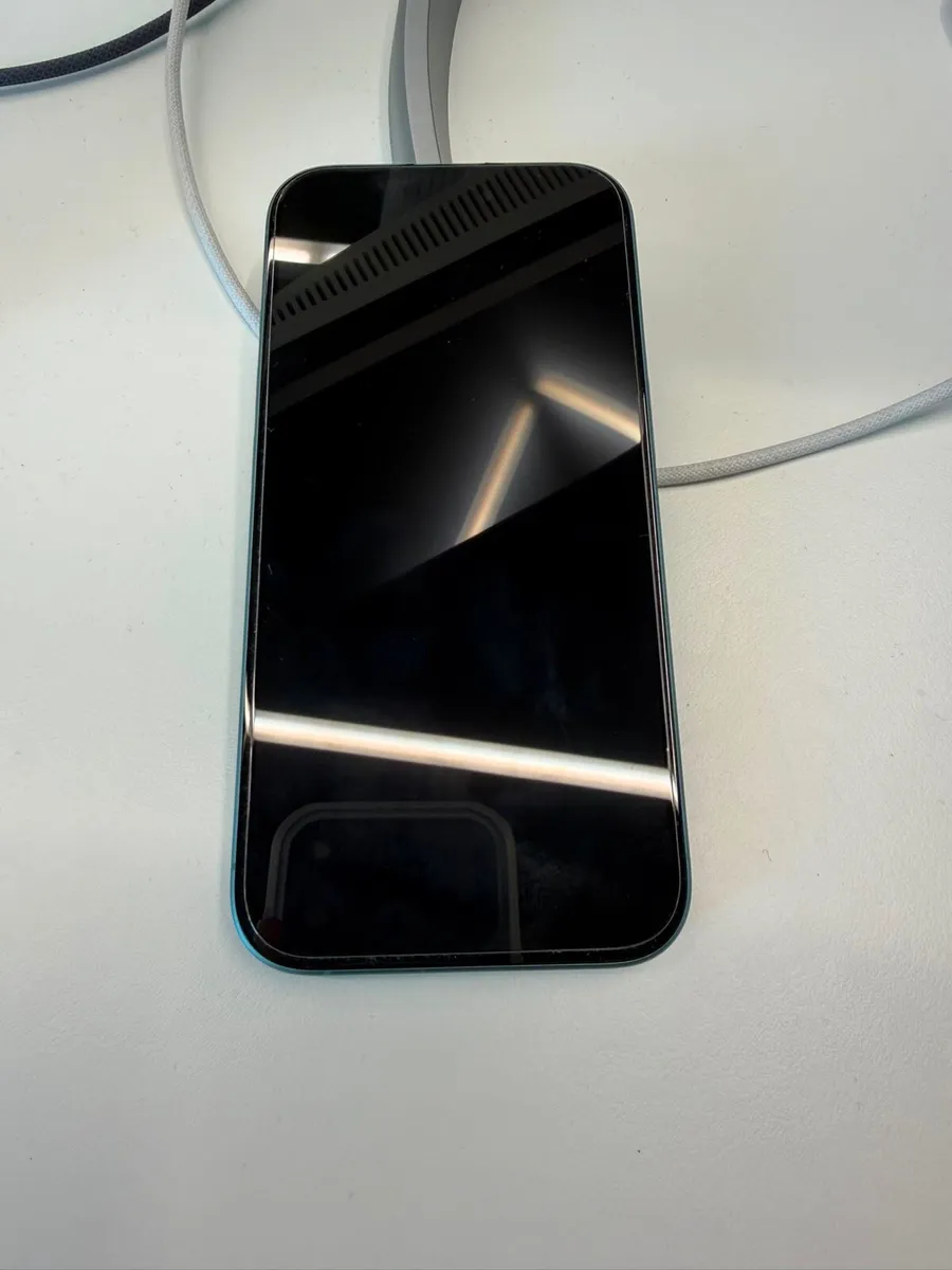 iPhone 16 blue 128gb - Image 4