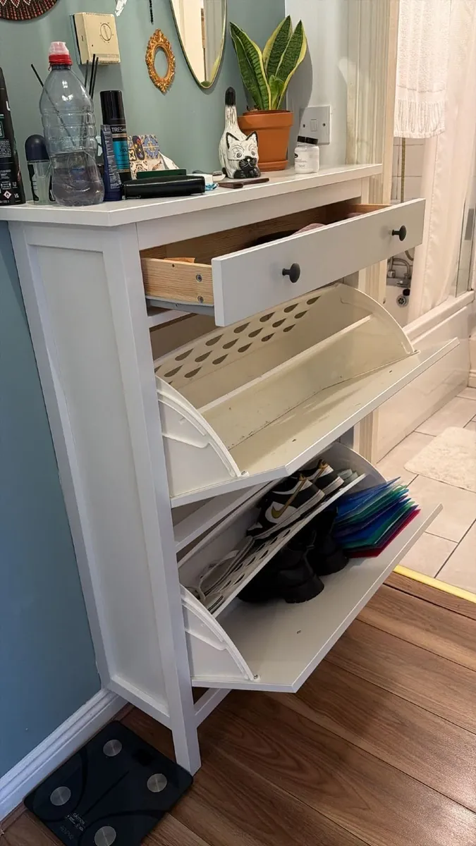 Beautiful & Spacious Shoe Cabinet – €80 - Image 2